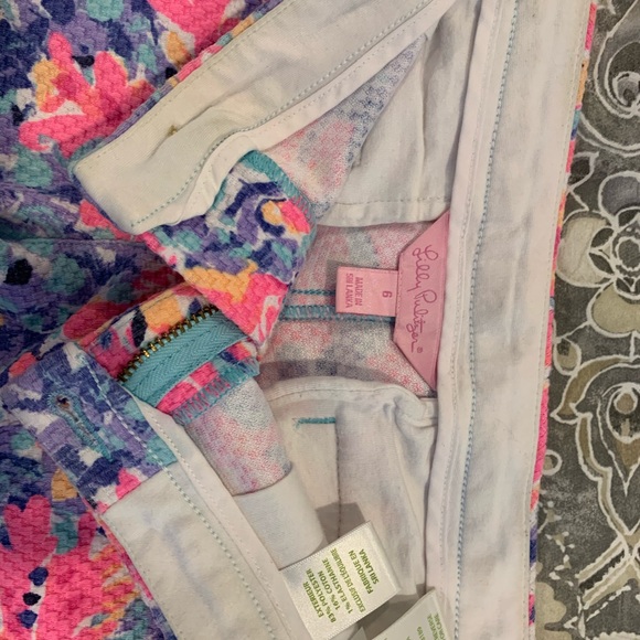 Lilly Pulitzer shorts so 6 - Picture 3 of 3